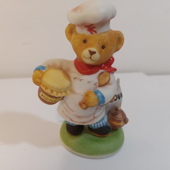 The Franklin Mint Fine Porcelain Bear Chef Pierre White Multi 1986 3.5 x 2 - Picture 2 of 6